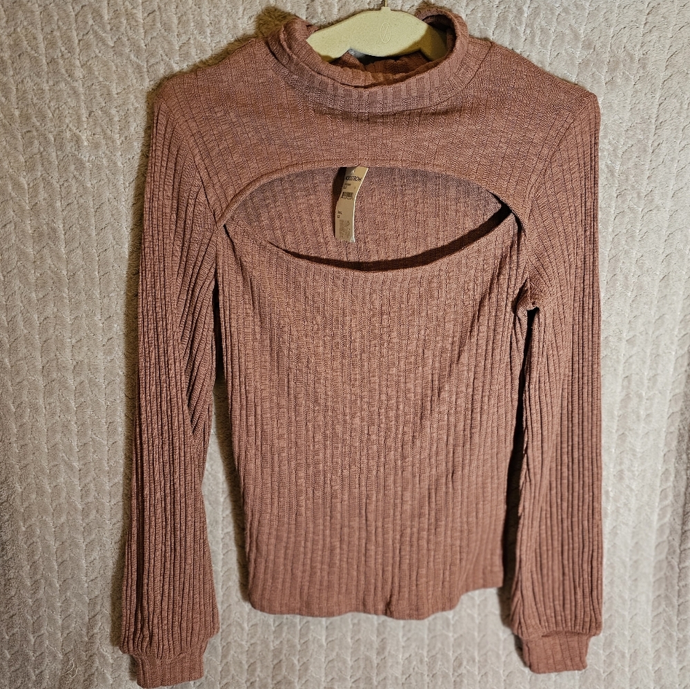 3/$25 🆕 Bloomfield by Nordstrom Dusty Rose Mock neck Sweater with Open Chest